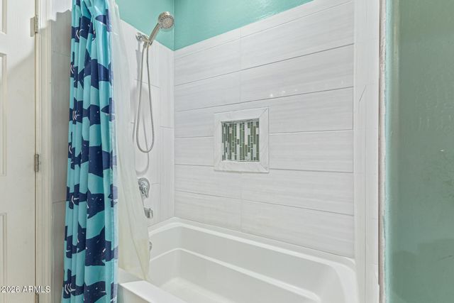 7572 W QUAIL TRACK Drive, Peoria, AZ 85383