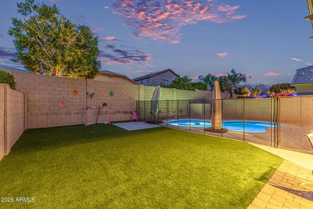 7572 W QUAIL TRACK Drive, Peoria, AZ 85383