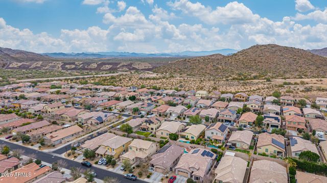 7572 W QUAIL TRACK Drive, Peoria, AZ 85383