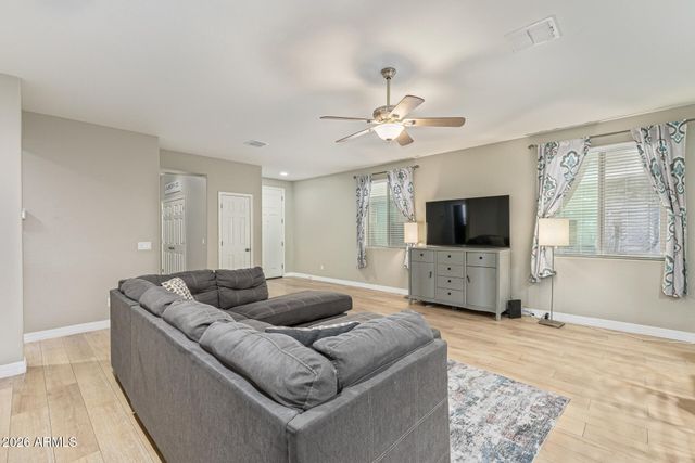 7572 W QUAIL TRACK Drive, Peoria, AZ 85383