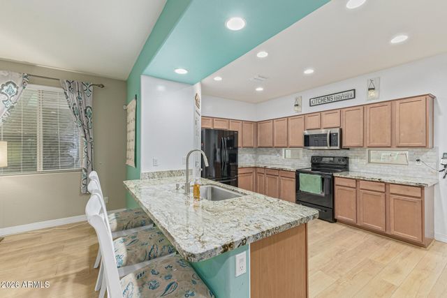 7572 W QUAIL TRACK Drive, Peoria, AZ 85383