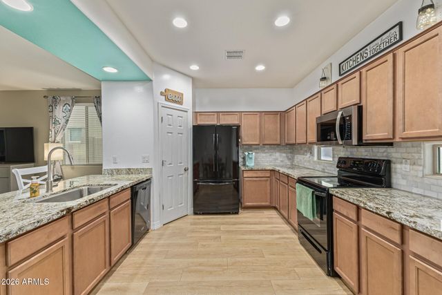 7572 W QUAIL TRACK Drive, Peoria, AZ 85383