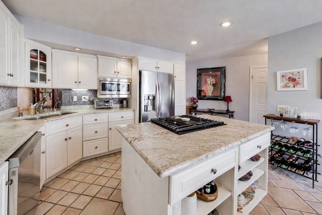 1 Maple Tree Court, Elmhurst, IL 60126