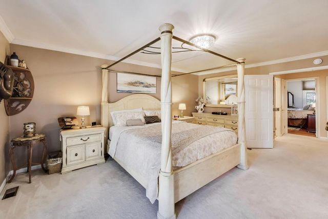 1 Maple Tree Court, Elmhurst, IL 60126