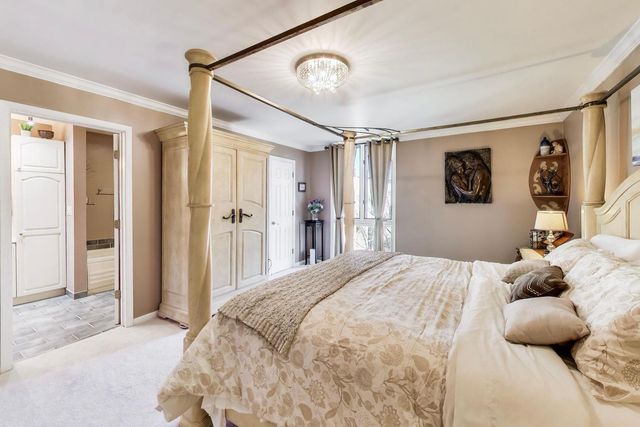 1 Maple Tree Court, Elmhurst, IL 60126