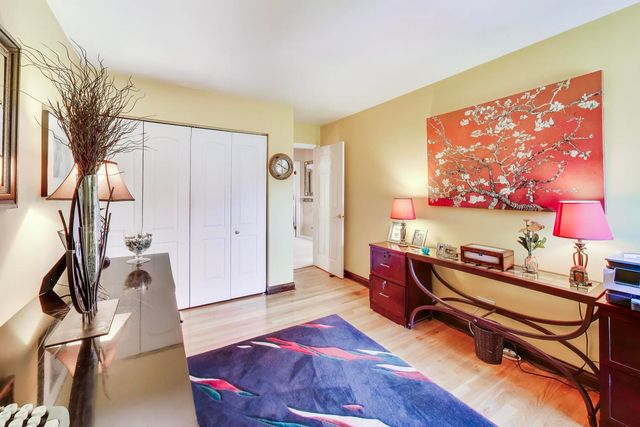 1 Maple Tree Court, Elmhurst, IL 60126