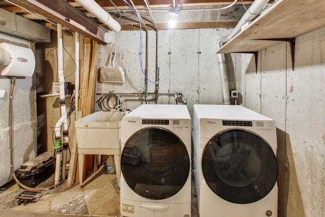 1 Maple Tree Court, Elmhurst, IL 60126