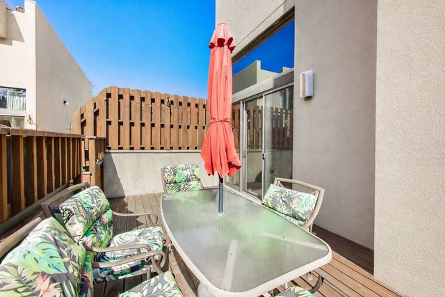 1 Maple Tree Court, Elmhurst, IL 60126