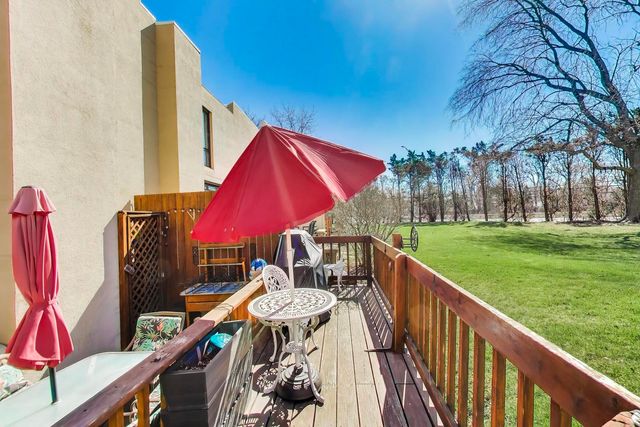 1 Maple Tree Court, Elmhurst, IL 60126