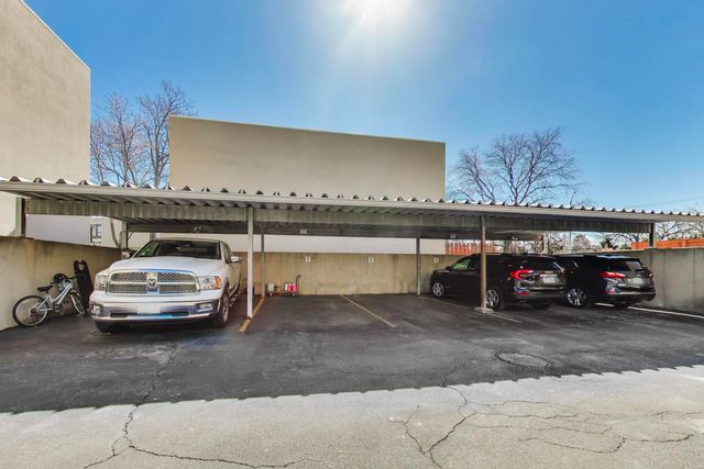 1 Maple Tree Court, Elmhurst, IL 60126