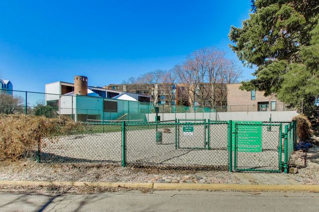 1 Maple Tree Court, Elmhurst, IL 60126