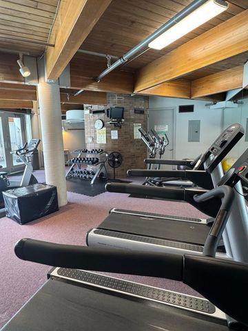 1 Maple Tree Court, Elmhurst, IL 60126