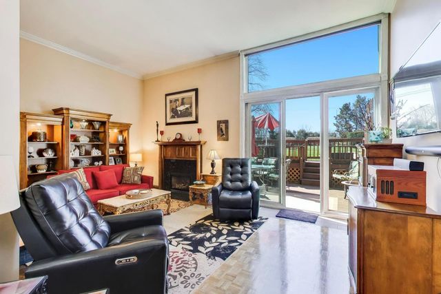 1 Maple Tree Court, Elmhurst, IL 60126