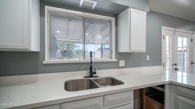 1558 W CRESCENT Avenue, Mesa, AZ 85202
