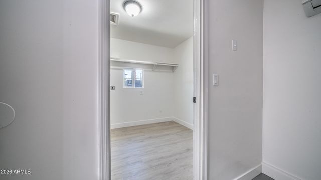 1558 W CRESCENT Avenue, Mesa, AZ 85202