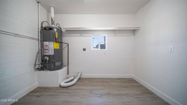 1558 W CRESCENT Avenue, Mesa, AZ 85202