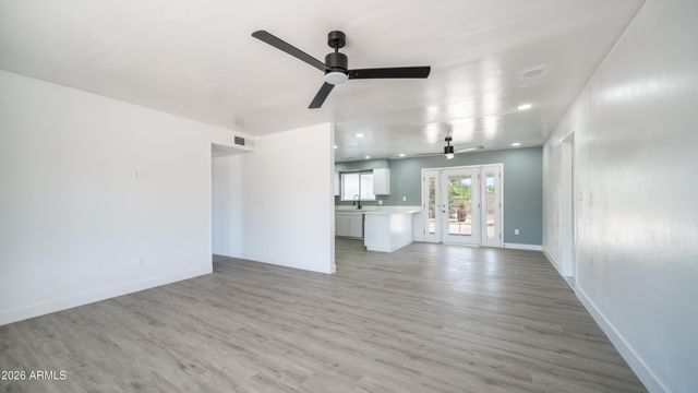 1558 W CRESCENT Avenue, Mesa, AZ 85202
