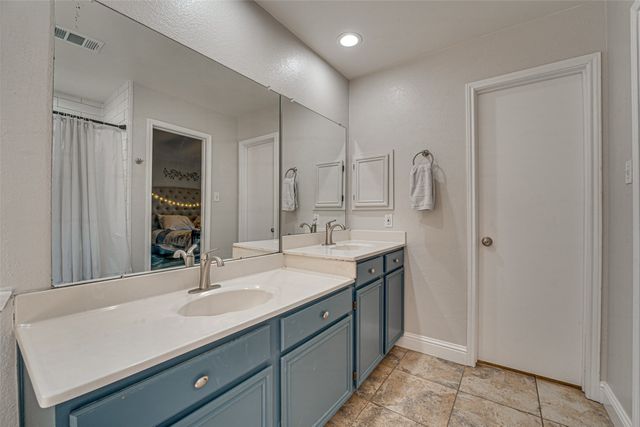 2301 University Drive, Rowlett, TX 75088