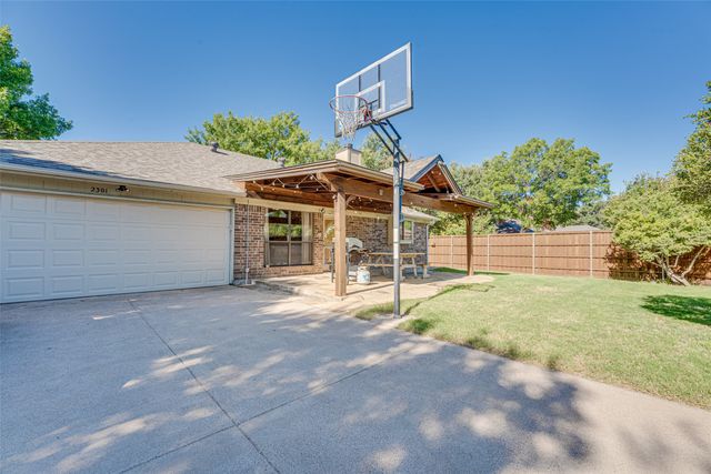 2301 University Drive, Rowlett, TX 75088