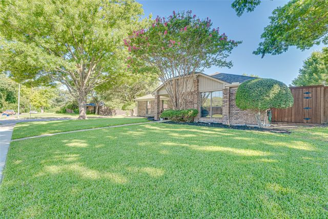 2301 University Drive, Rowlett, TX 75088