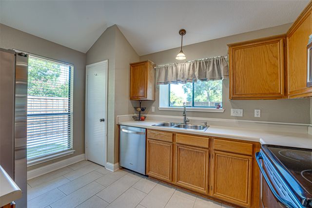 2301 University Drive, Rowlett, TX 75088