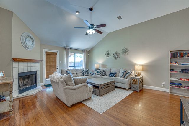 2301 University Drive, Rowlett, TX 75088