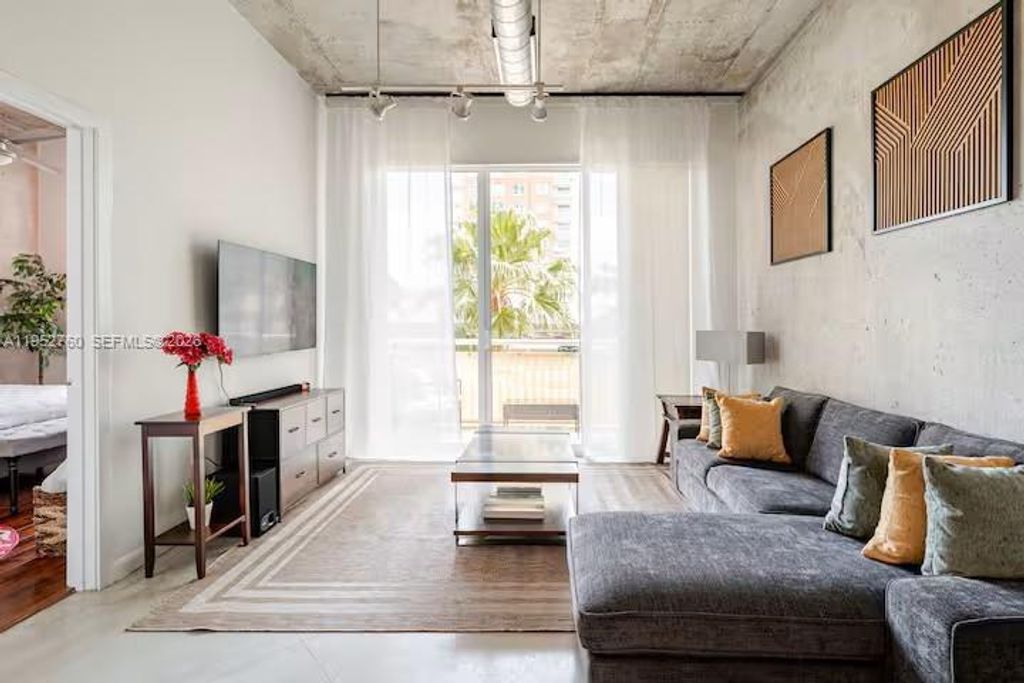 2001 Biscayne Blvd 3401, Miami, FL 33137