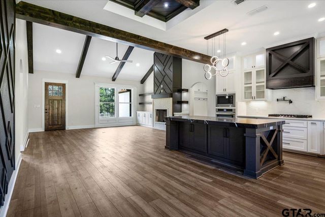 274 County Road 4119, Jacksonville, TX 75766