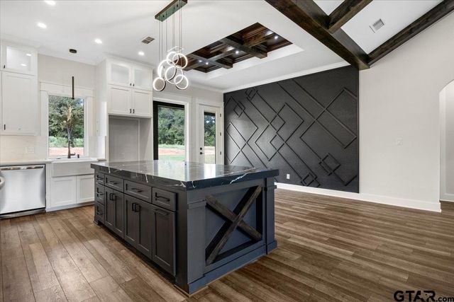 274 County Road 4119, Jacksonville, TX 75766