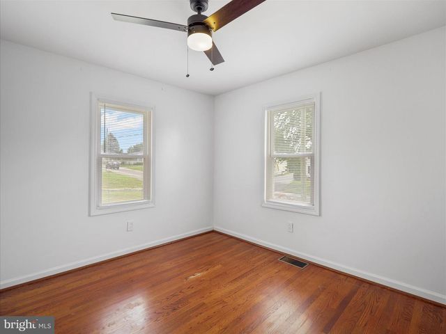 511 E MOLER AVE, Martinsburg, WV 25404