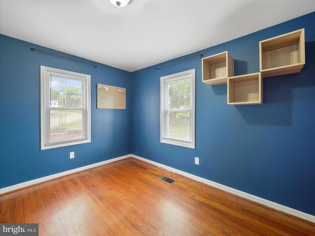 511 E MOLER AVE, Martinsburg, WV 25404