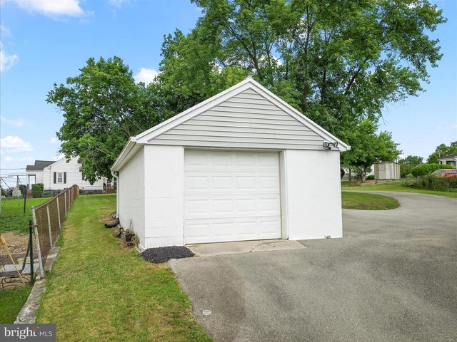 511 E MOLER AVE, Martinsburg, WV 25404