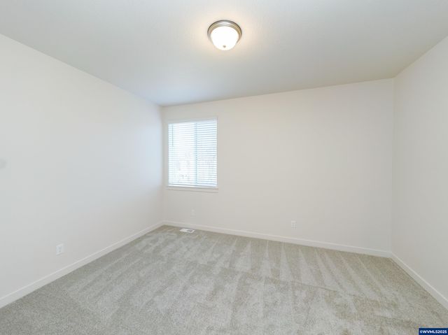 3857-3861 Village Center Dr SE, Salem, OR 97302