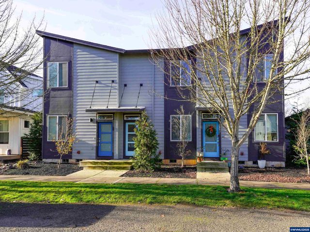 3857-3861 Village Center Dr SE, Salem, OR 97302