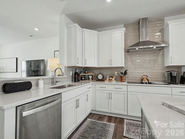 2110 Magnolia Blossom Way, Charlotte, NC 28211