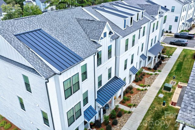 2110 Magnolia Blossom Way, Charlotte, NC 28211