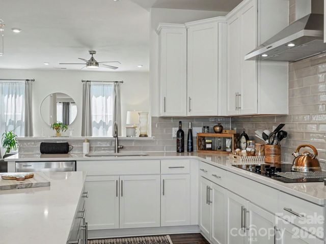 2110 Magnolia Blossom Way, Charlotte, NC 28211