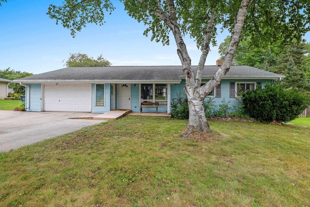 1648 VIEW LANE, Green Bay, WI 54313