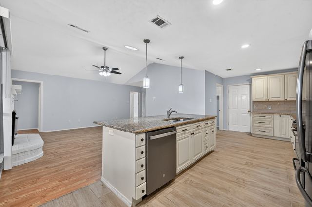 1406 Kynette Drive, Euless, TX 76040