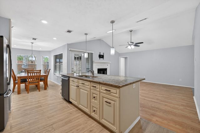 1406 Kynette Drive, Euless, TX 76040