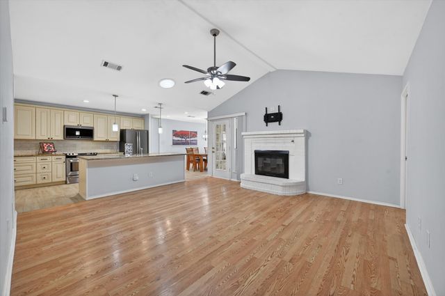 1406 Kynette Drive, Euless, TX 76040