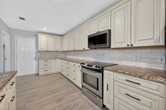 1406 Kynette Drive, Euless, TX 76040