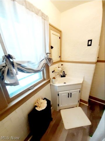 1512 Middle Avenue, Elyria, OH 44035