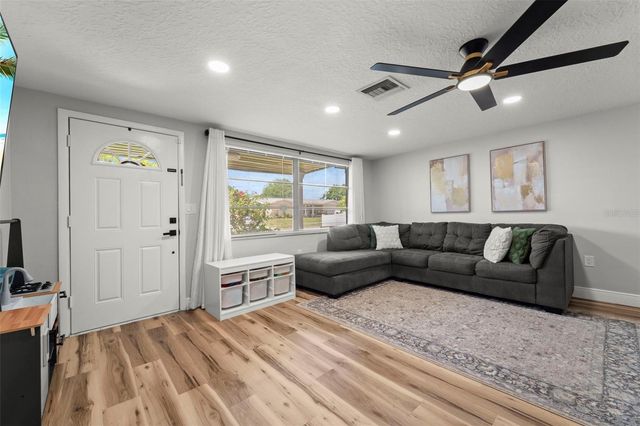 6113 9TH AVENUE, New Port Richey, FL 34653