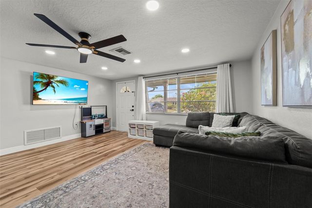 6113 9TH AVENUE, New Port Richey, FL 34653