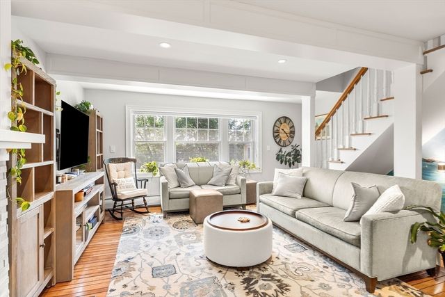 6 Colonial Court, Marblehead, MA 01945