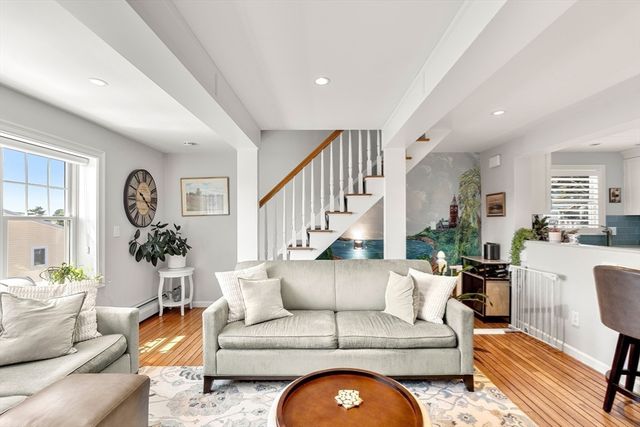 6 Colonial Court, Marblehead, MA 01945