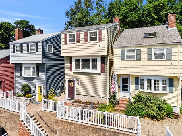 6 Colonial Court, Marblehead, MA 01945