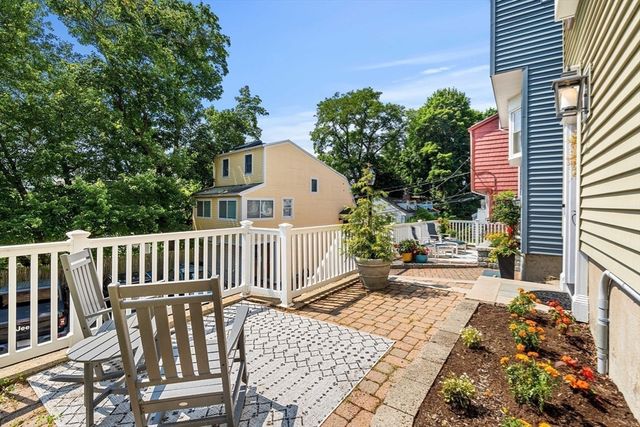 6 Colonial Court, Marblehead, MA 01945