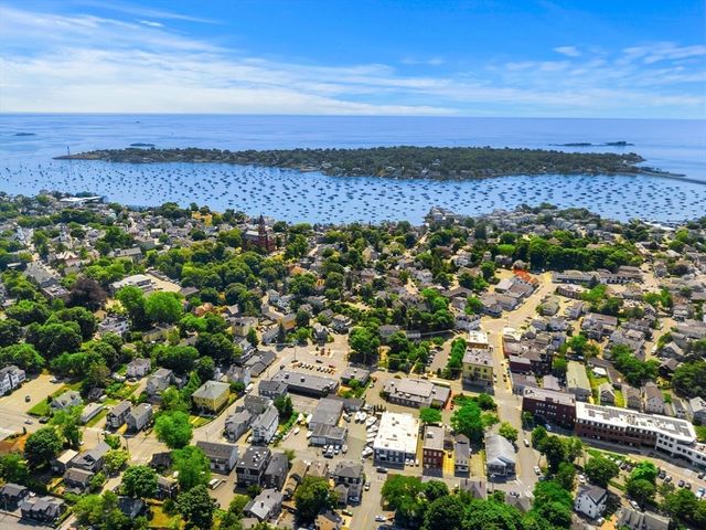 6 Colonial Court, Marblehead, MA 01945
